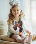 Interaktywny królik szary kica chrupie porusza się Interaktywny królik szary kica chrupie porusza się