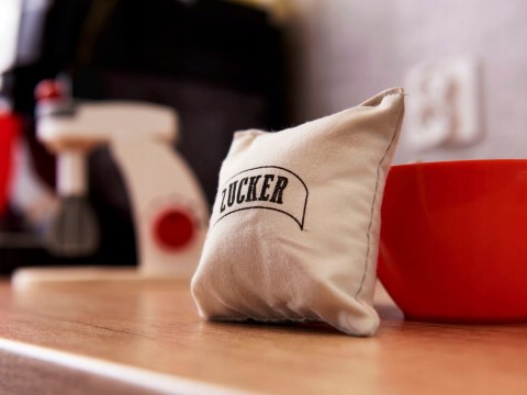 Mikser robot kuchenny drewniany + akcesoria biały Mikser robot kuchenny drewniany + akcesoria biały